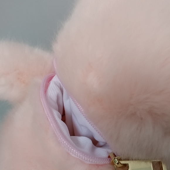 Esther Bunny x WC fluffy pink bunny crossbody bag - Picture 3 of 5
